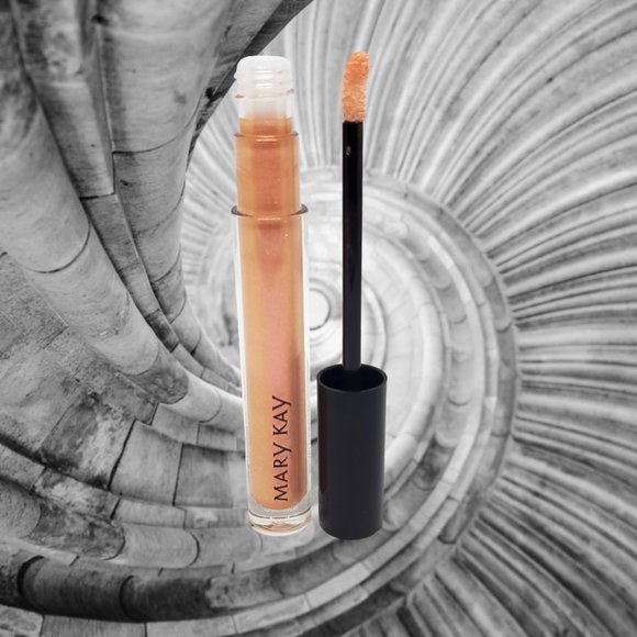 Sheer Illusion Shimmer Unlimited Lip Gloss - Mary Kay - Picture 4 of 8